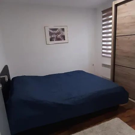 Pinja アパート ヴラシチ